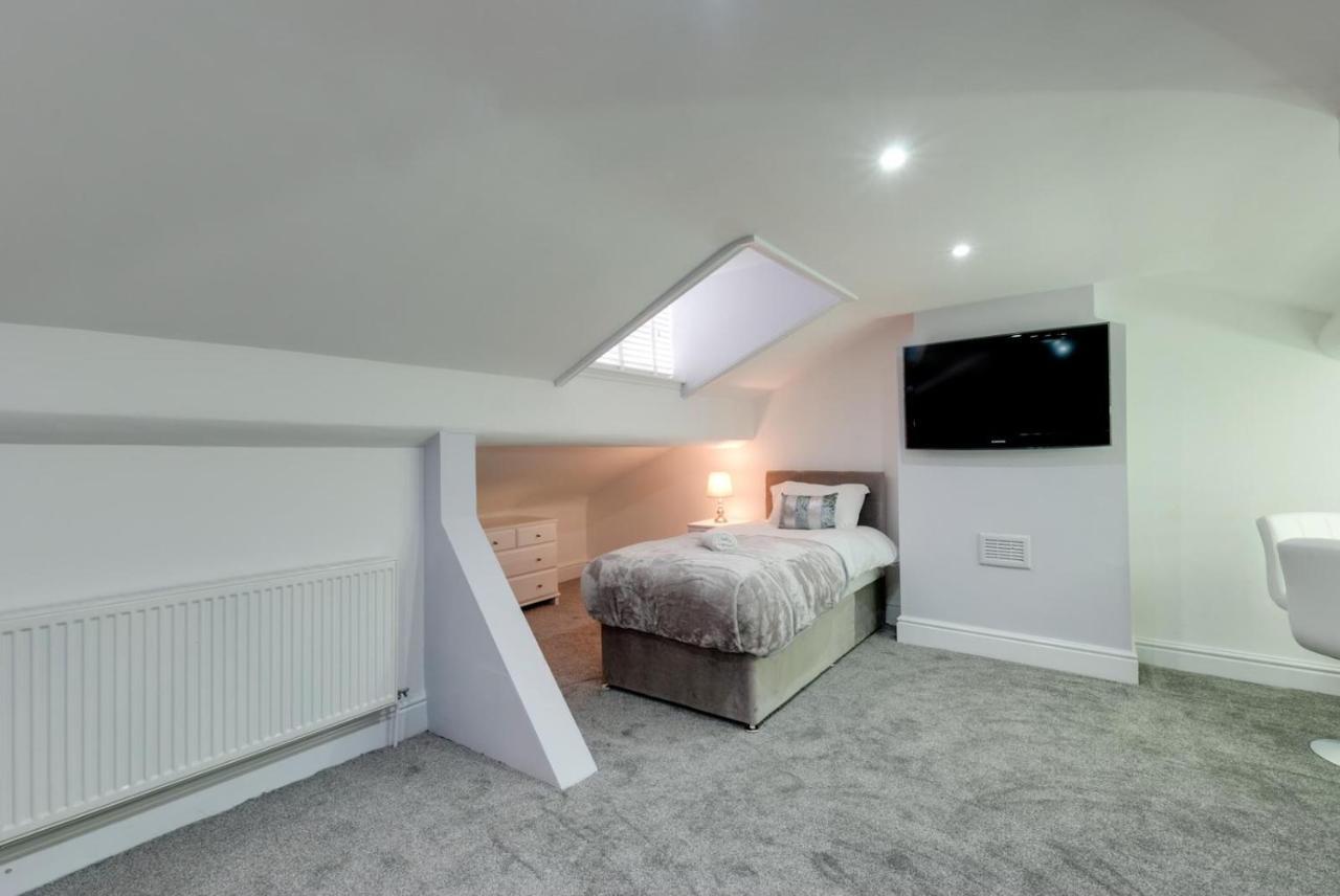 Rst Rodney Street Hotel *